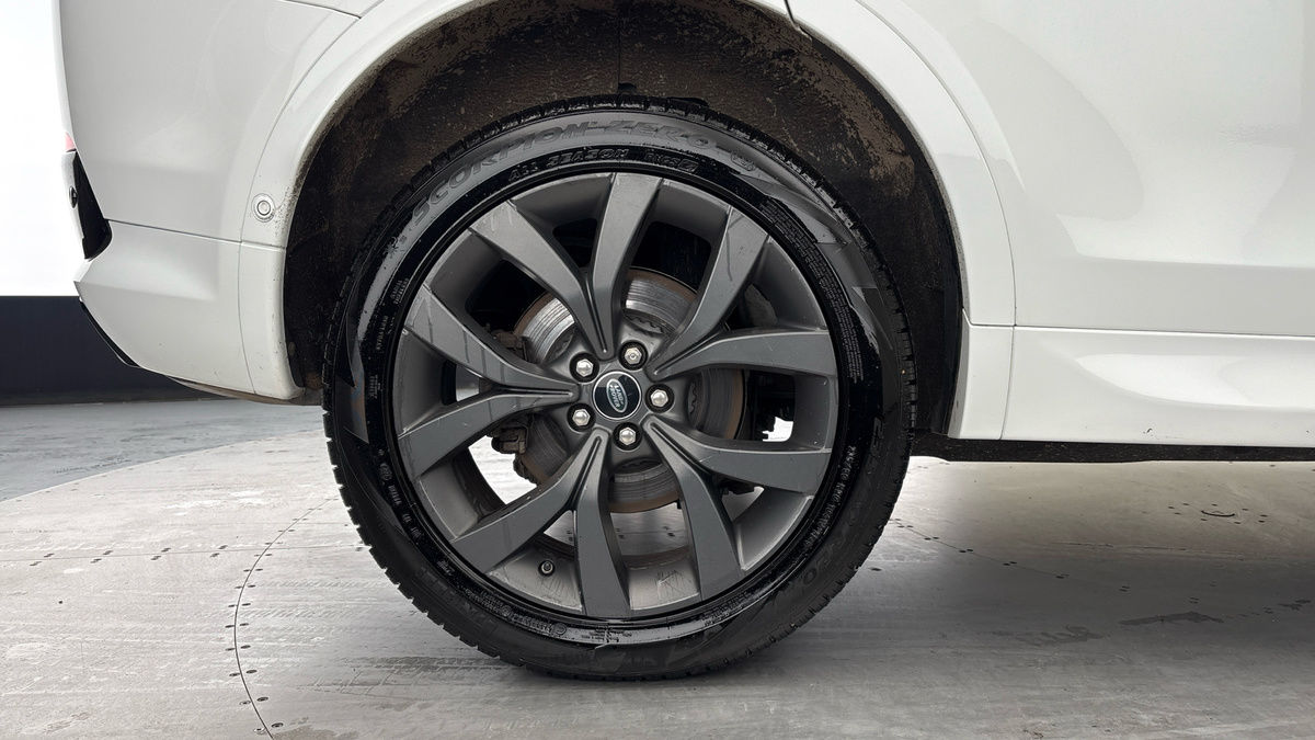 Land Rover Discovery Sport Image 10