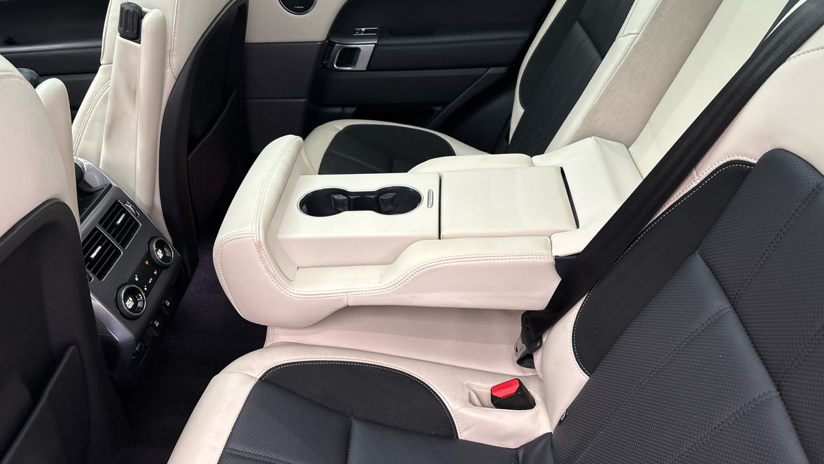 Land Rover Range Rover Sport Image 9