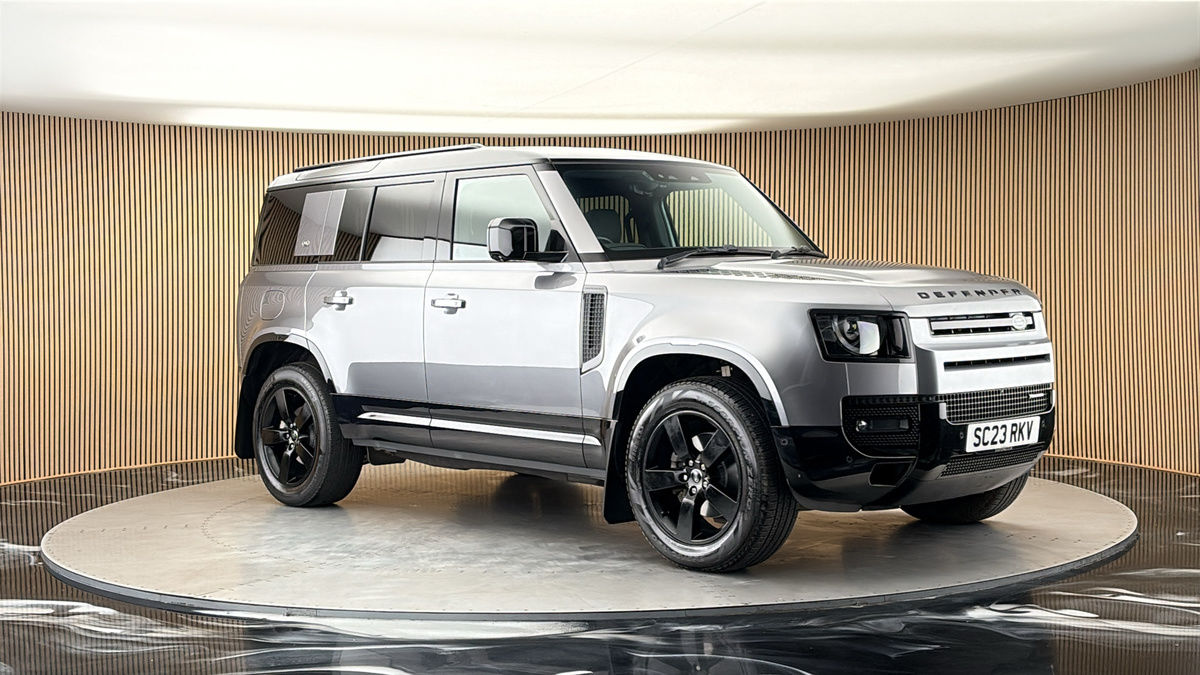 More views of Land Rover Defender 110