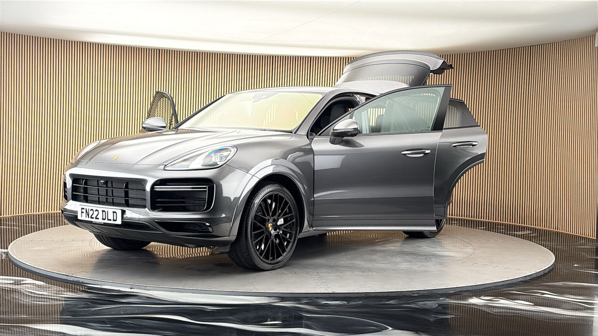 More views of Porsche Cayenne