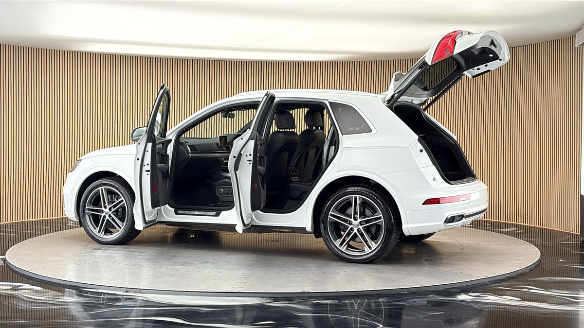 More views of Audi SQ5
