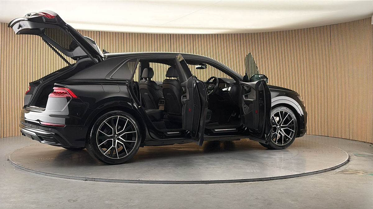 More views of Audi Q8