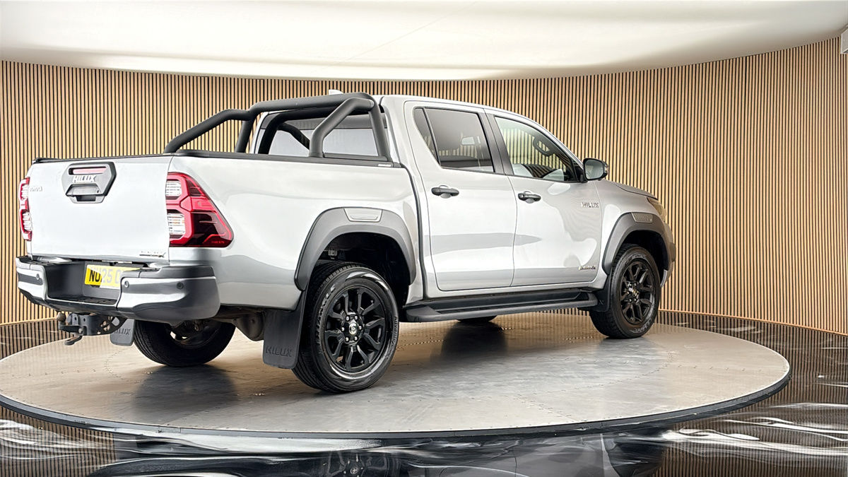 Toyota Hilux Image 21