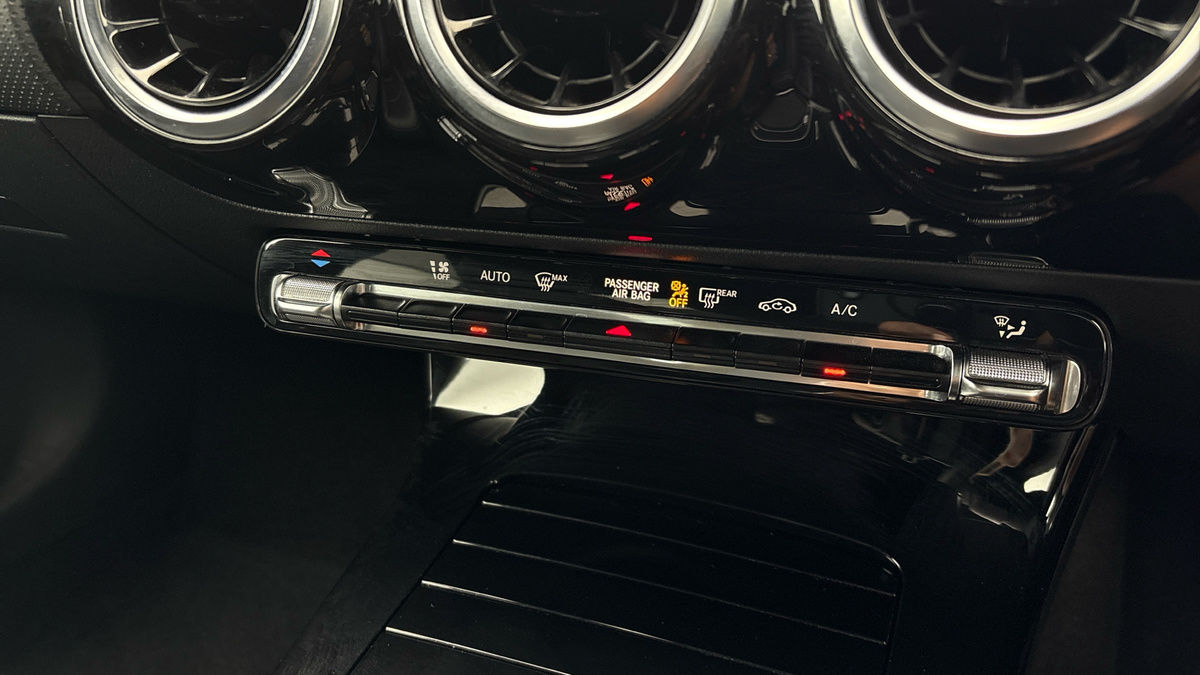 Mercedes-Benz CLA Image 27