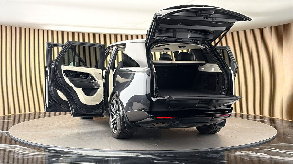 More views of Land Rover Range Rover