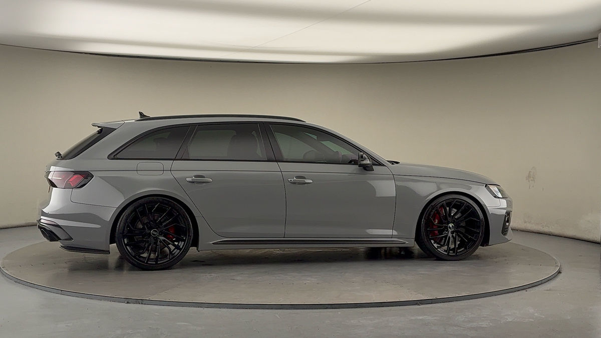 More views of Audi RS4 Avant