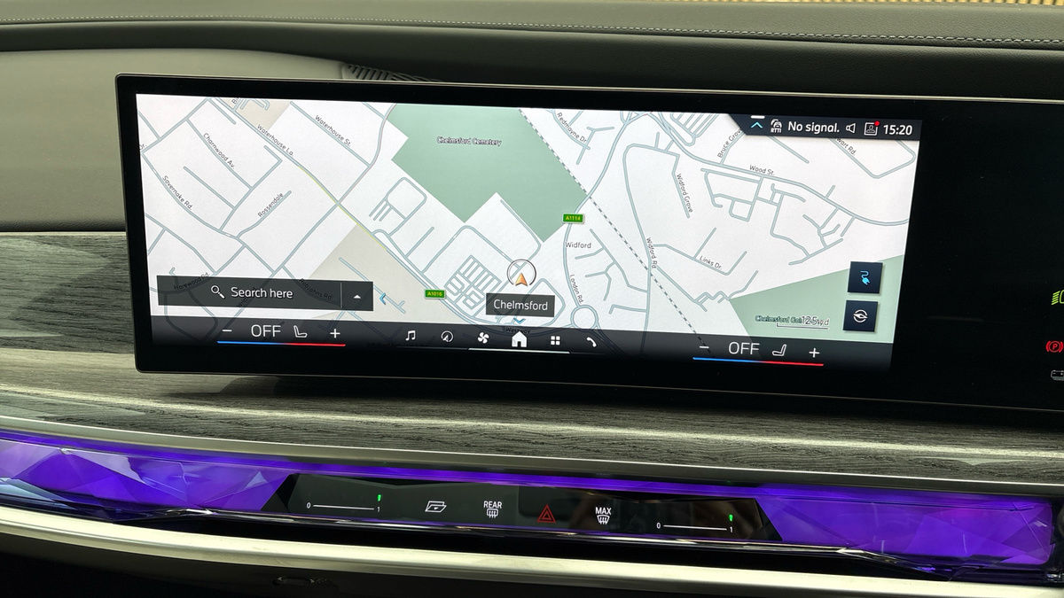 More views of BMW i7