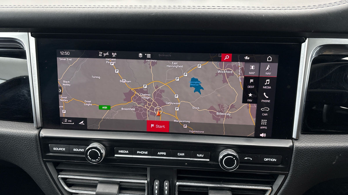 Porsche Macan Image 17