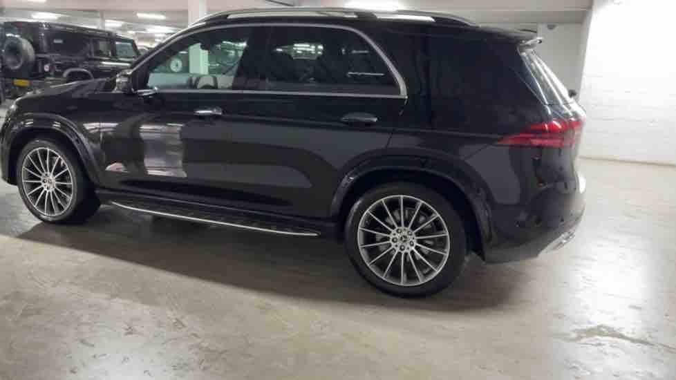 More views of Mercedes-Benz GLE