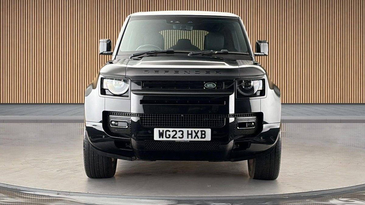 Land Rover Defender 110 Image 3