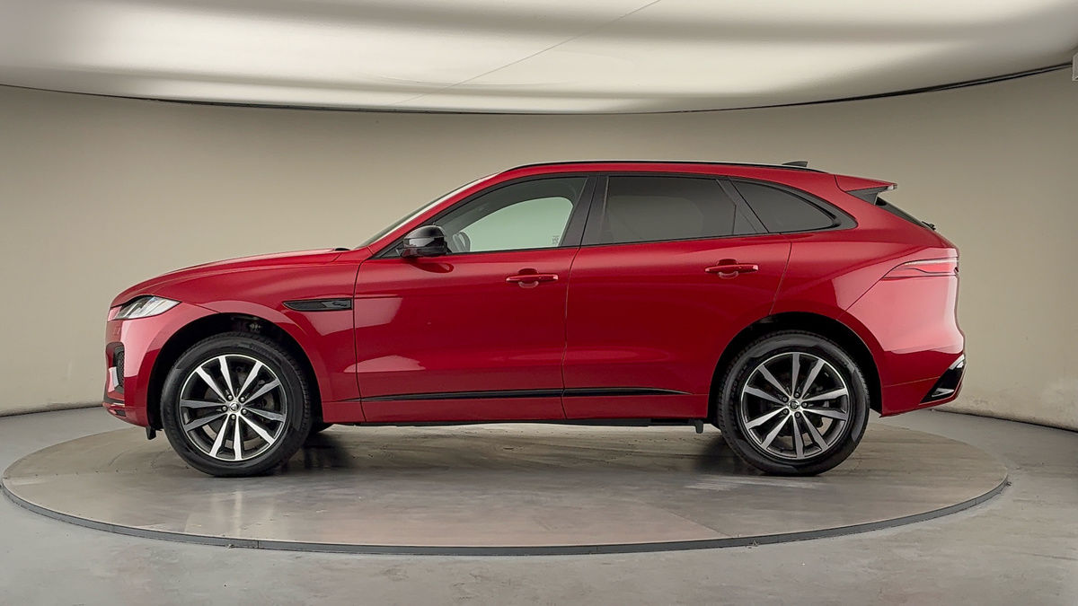 Jaguar F-PACE Image 15