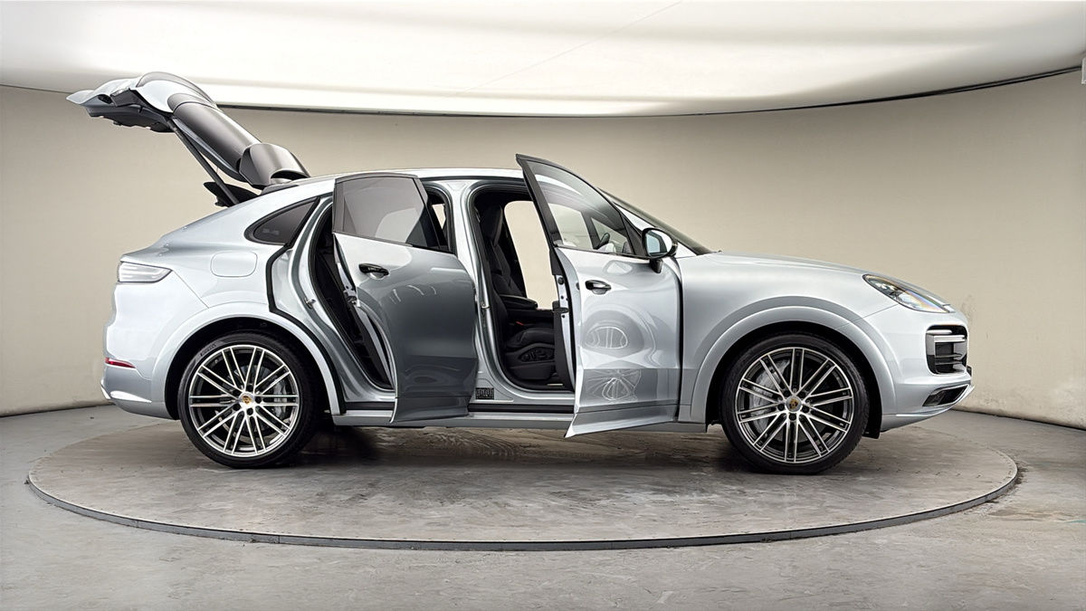 More views of Porsche Cayenne