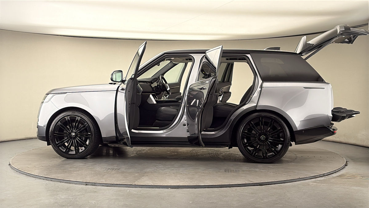 More views of Land Rover Range Rover
