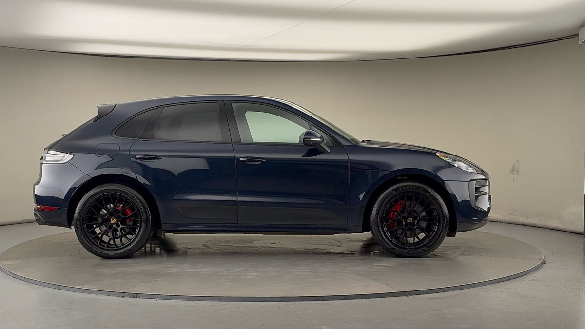 Porsche Macan Image 16