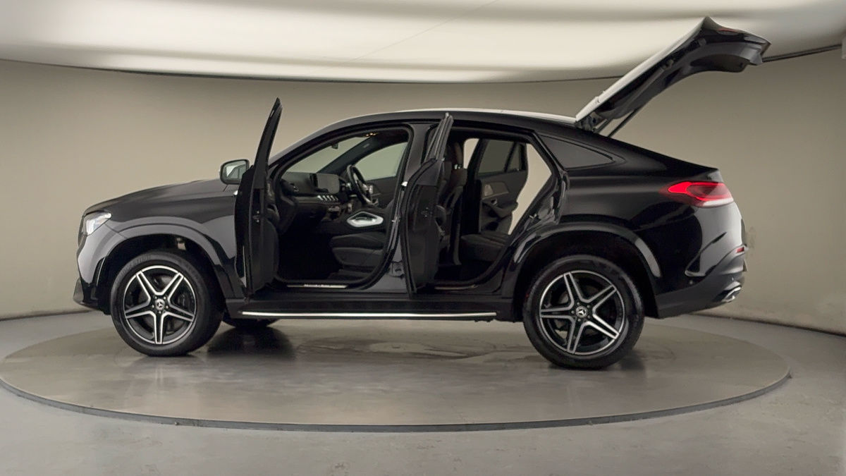 More views of Mercedes-Benz GLE