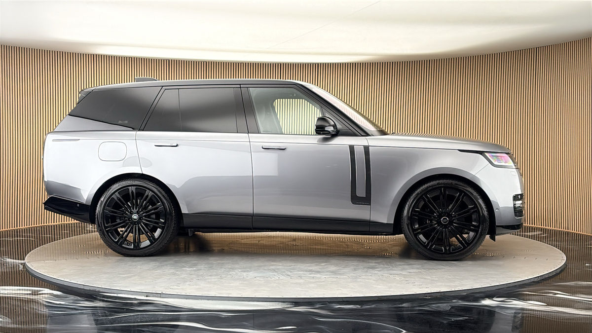 More views of Land Rover Range Rover