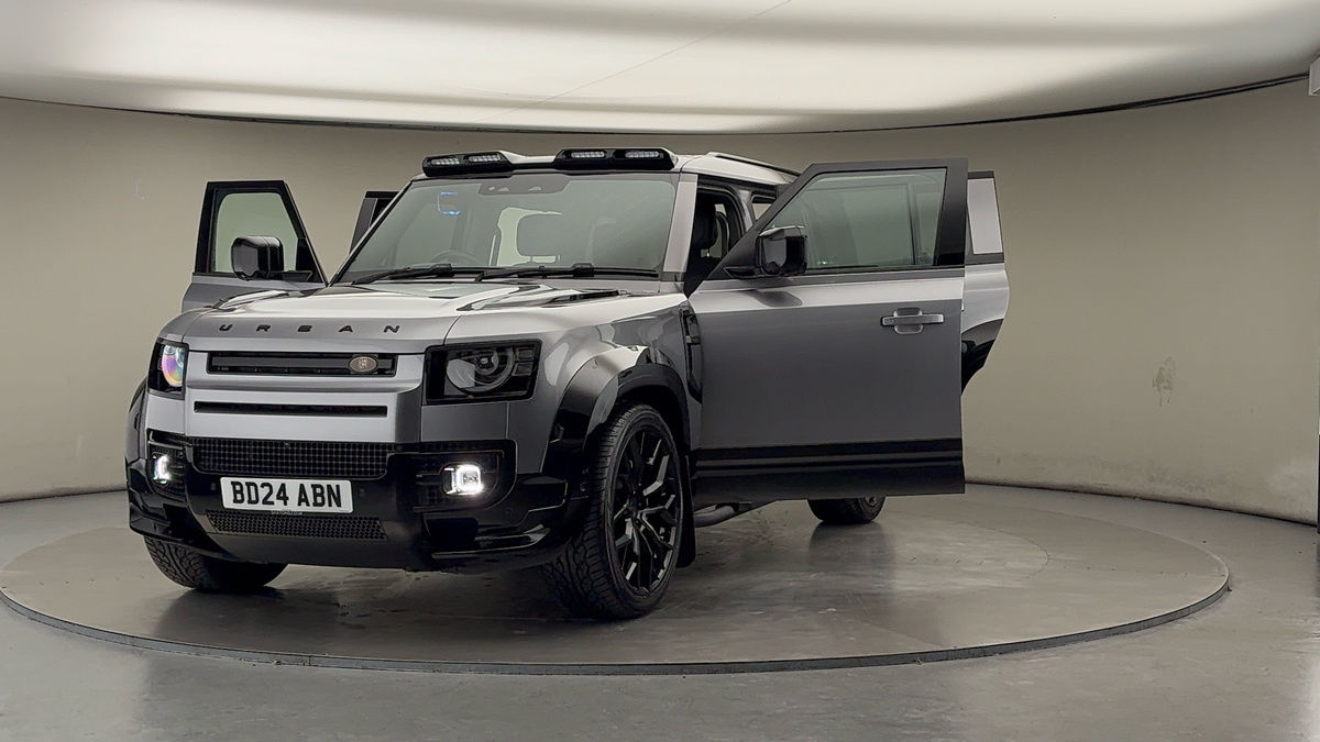 More views of Land Rover Defender 110