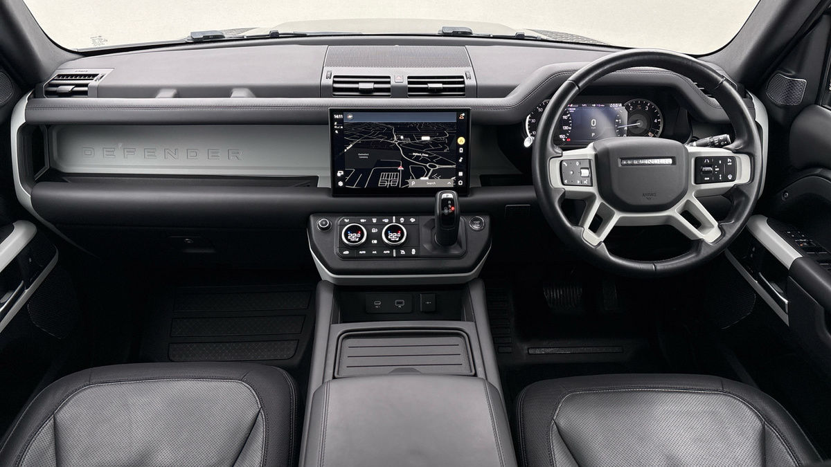 Land Rover Defender 110 Image 12