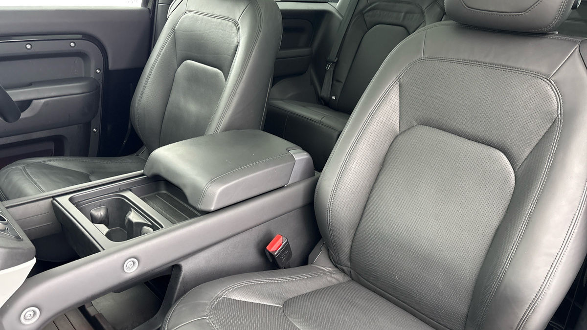 Land Rover Defender 90 Image 7