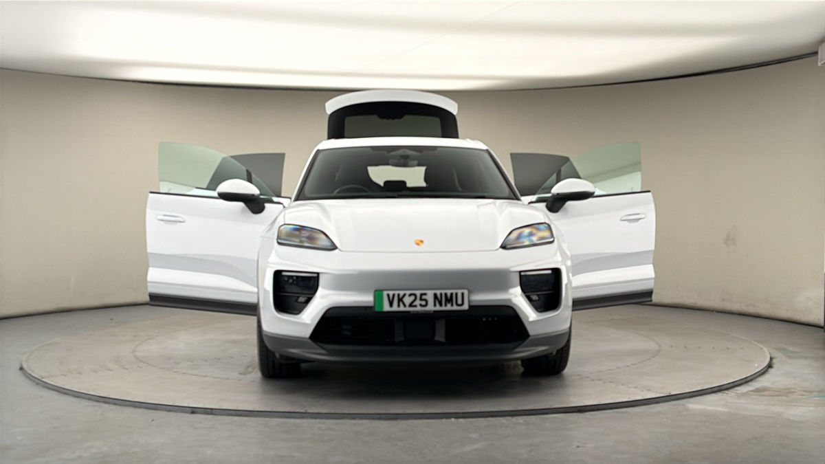 More views of Porsche Macan