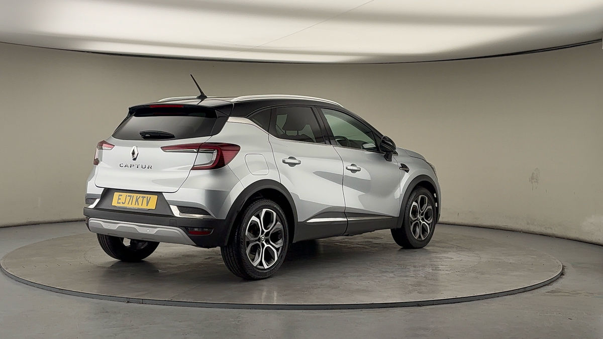 More views of Renault CAPTUR