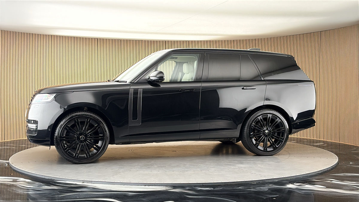 More views of Land Rover Range Rover