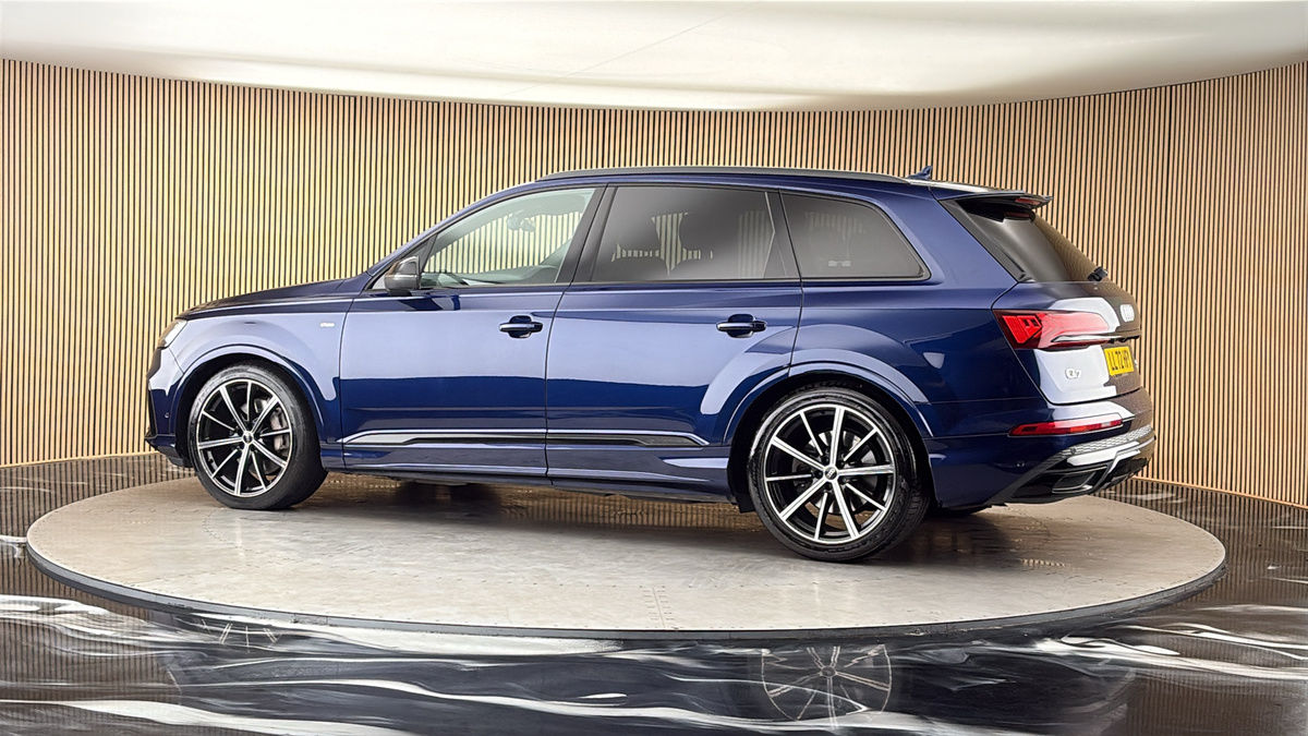 More views of Audi Q7