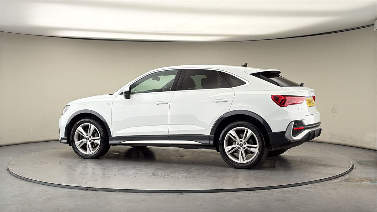 More views of Audi Q3