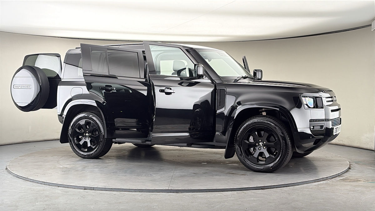 More views of Land Rover Defender 110