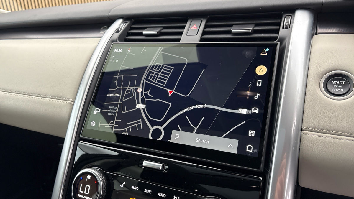 Land Rover Discovery Image 17