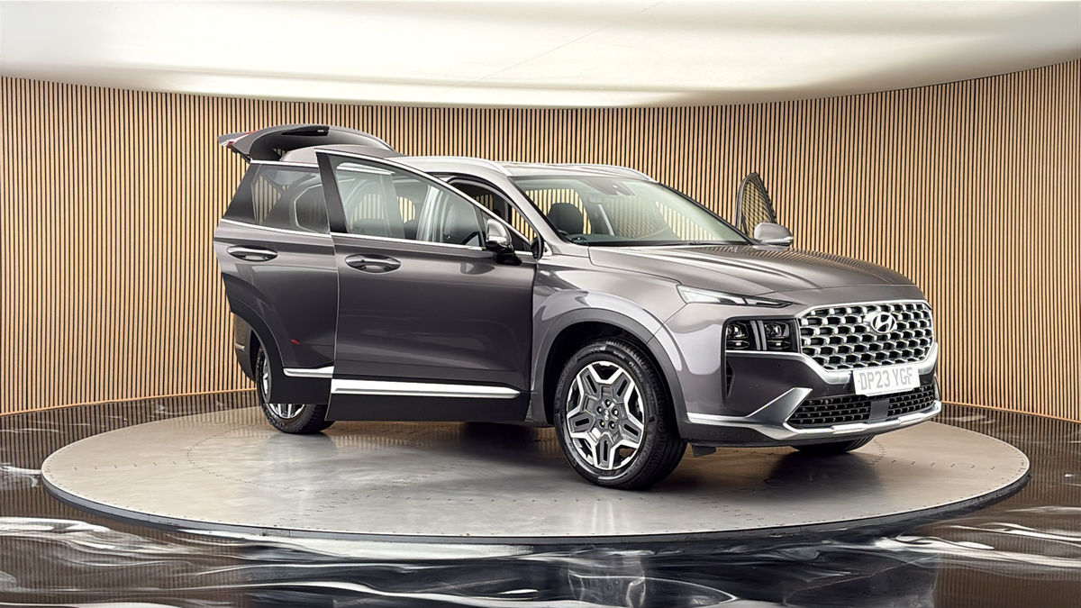 More views of Hyundai Santa Fe
