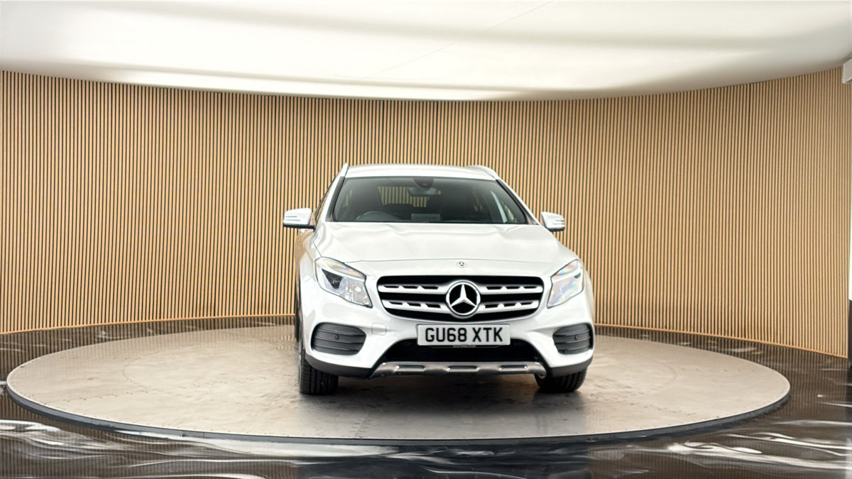 More views of Mercedes-Benz GLA