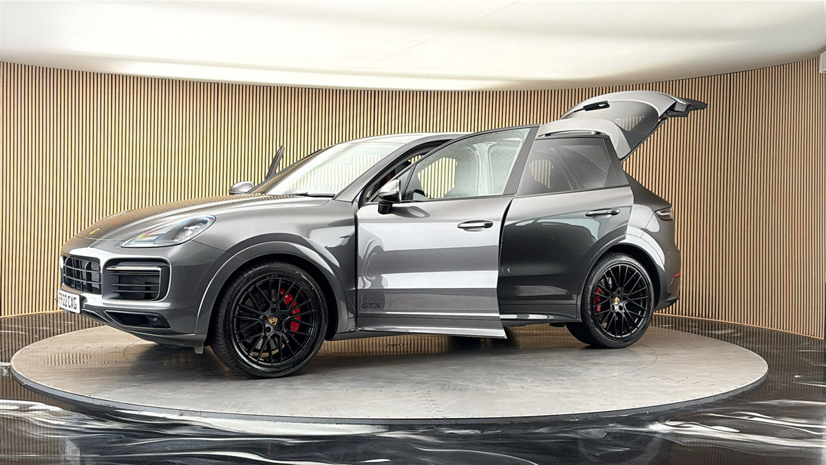 More views of Porsche Cayenne