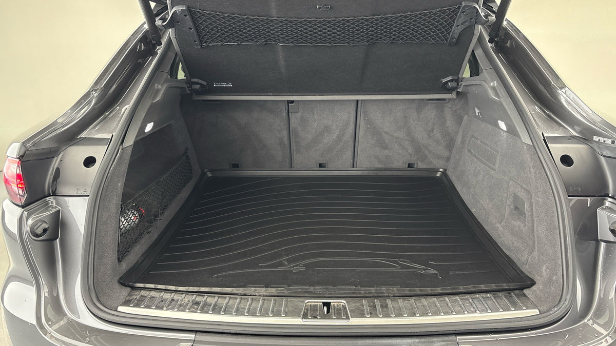 Porsche Cayenne Image 11