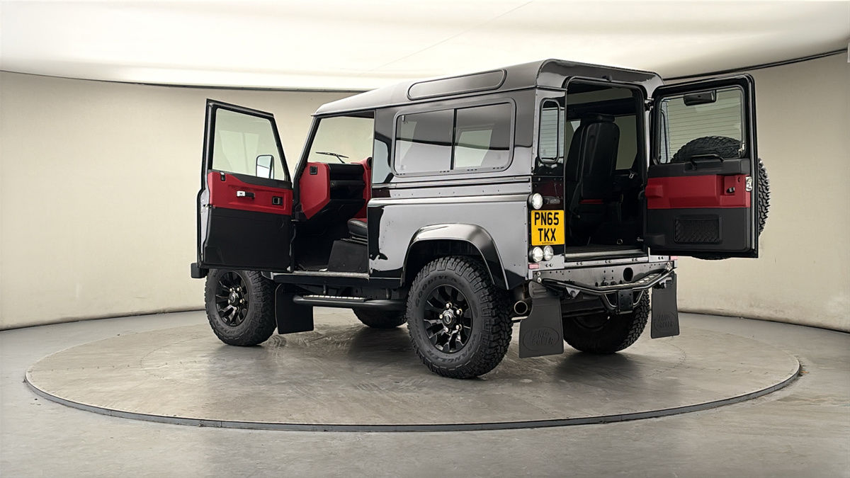 More views of Land Rover Defender 90