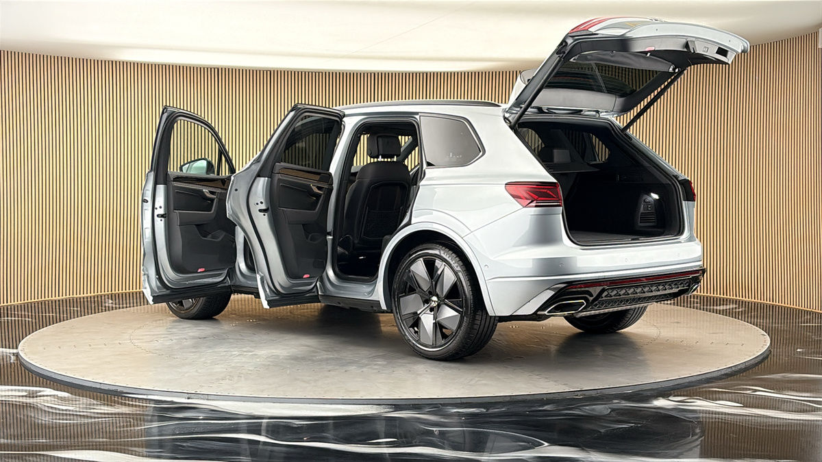 More views of Volkswagen Touareg