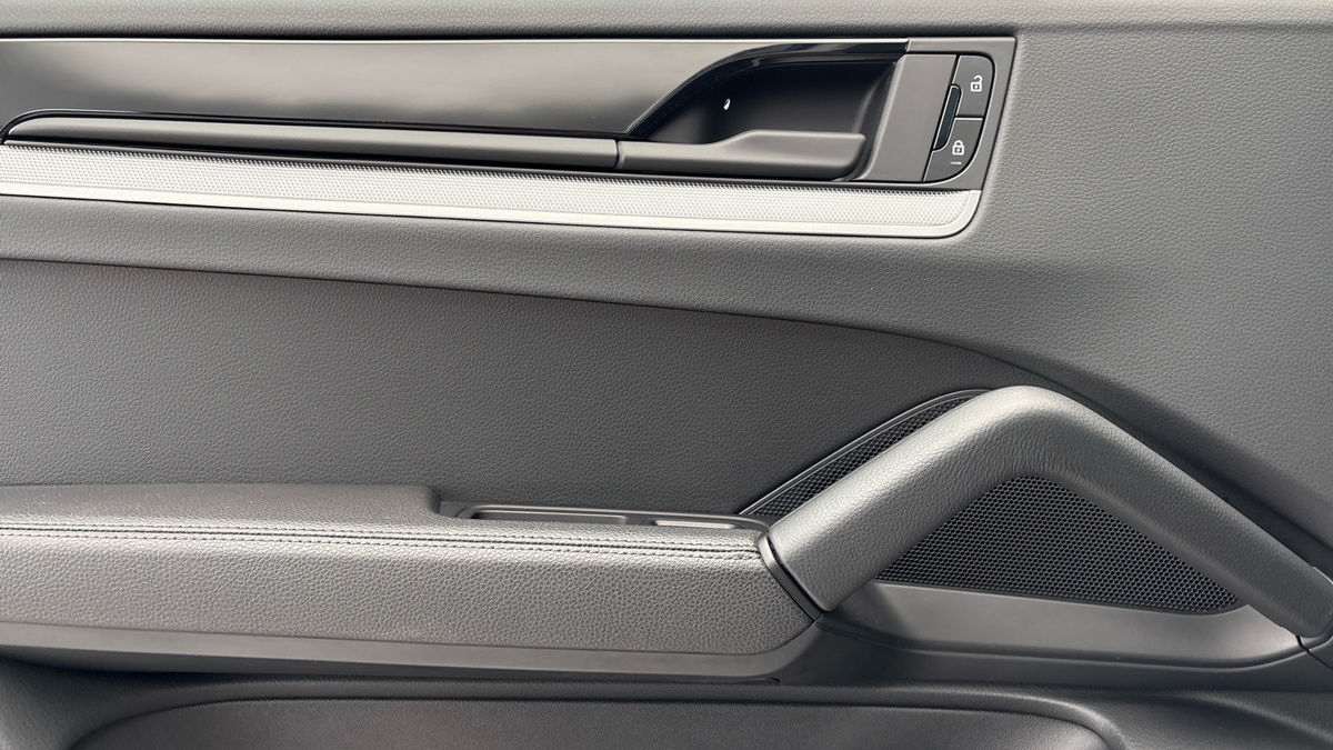 Porsche Cayenne Image 19