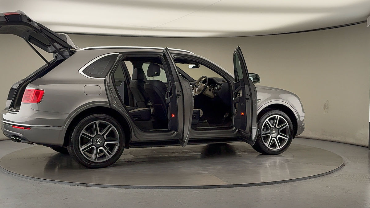 More views of Bentley Bentayga