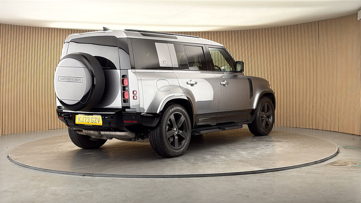 More views of Land Rover Defender 110