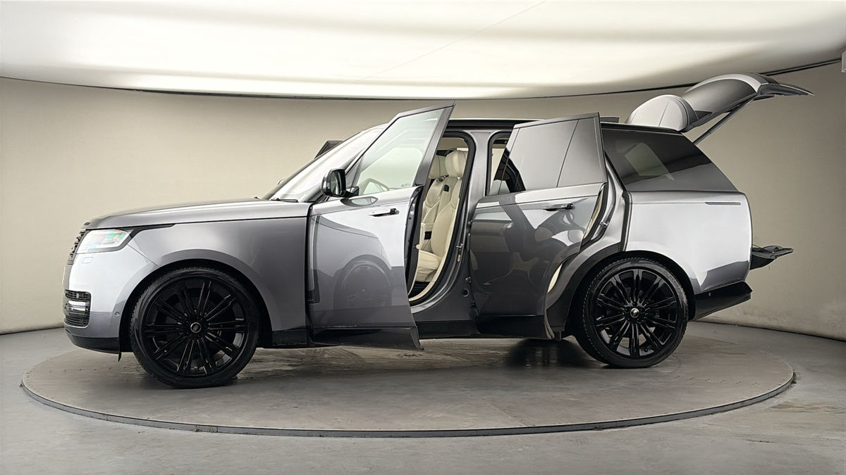 More views of Land Rover Range Rover