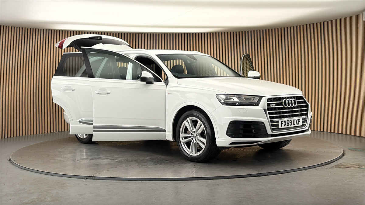 More views of Audi Q7