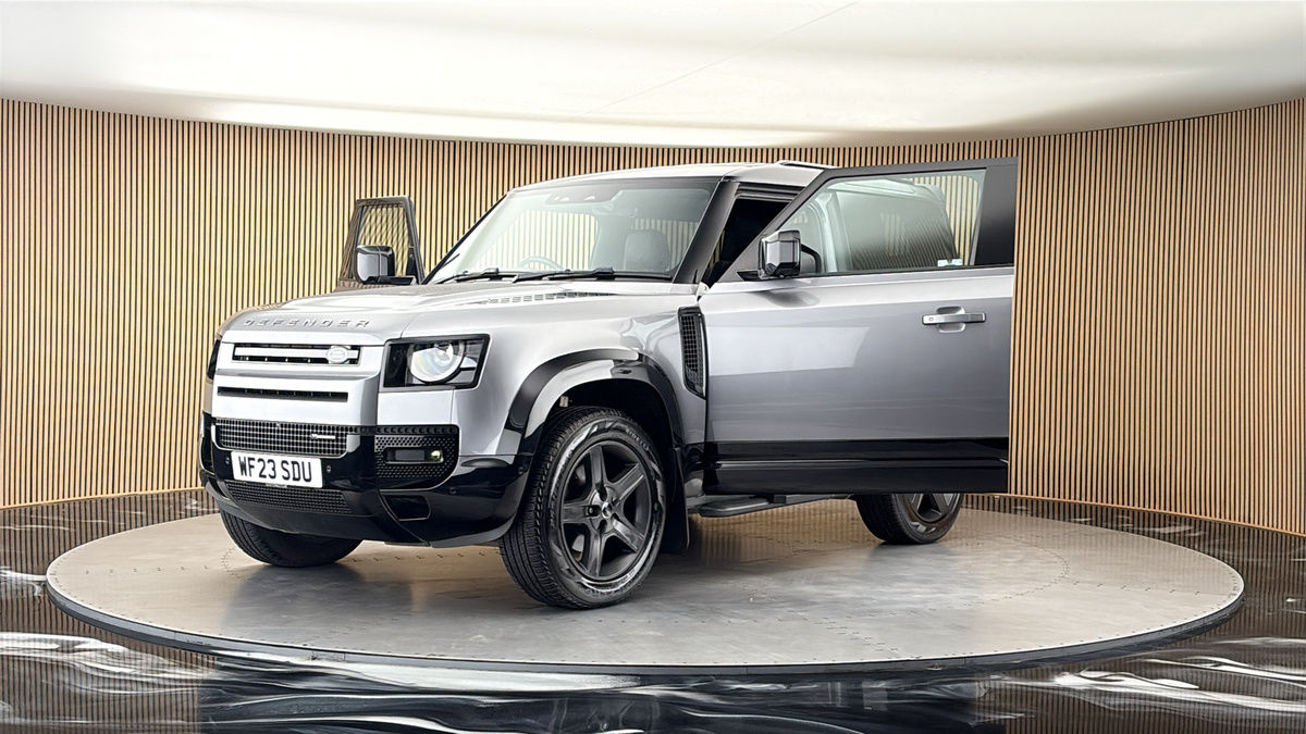 More views of Land Rover Defender 90