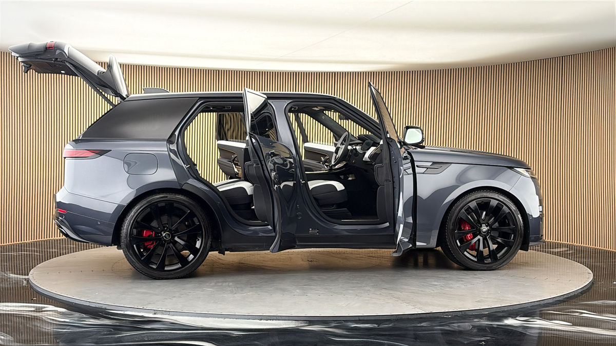 More views of Land Rover Range Rover Sport