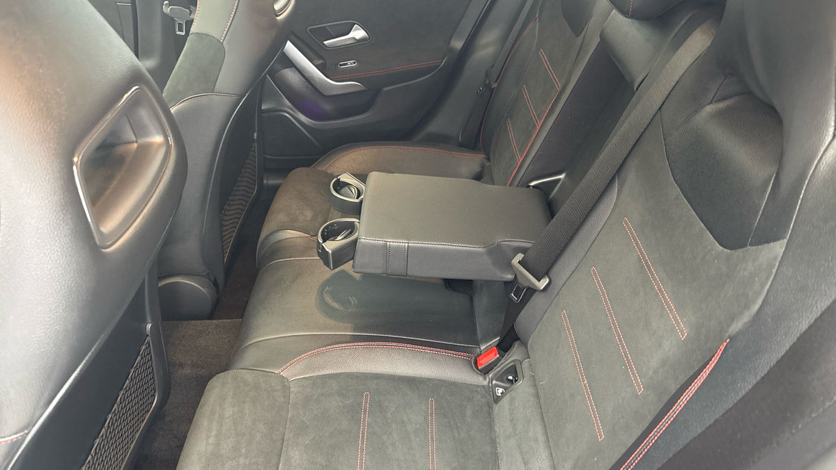 Mercedes-Benz CLA Image 9