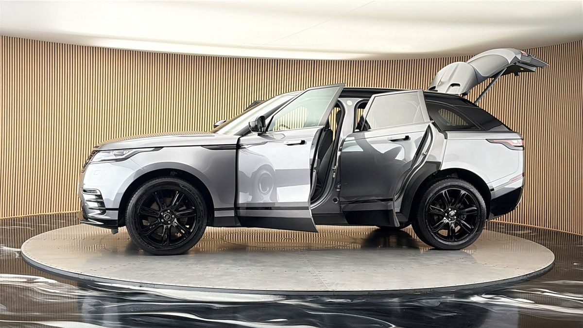 More views of Land Rover Range Rover Velar