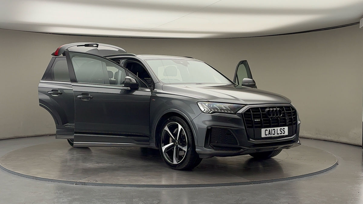 More views of Audi Q7