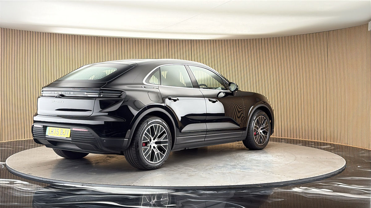 Porsche Macan Image 21