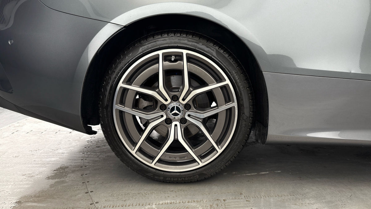 Mercedes-Benz E Class Image 10