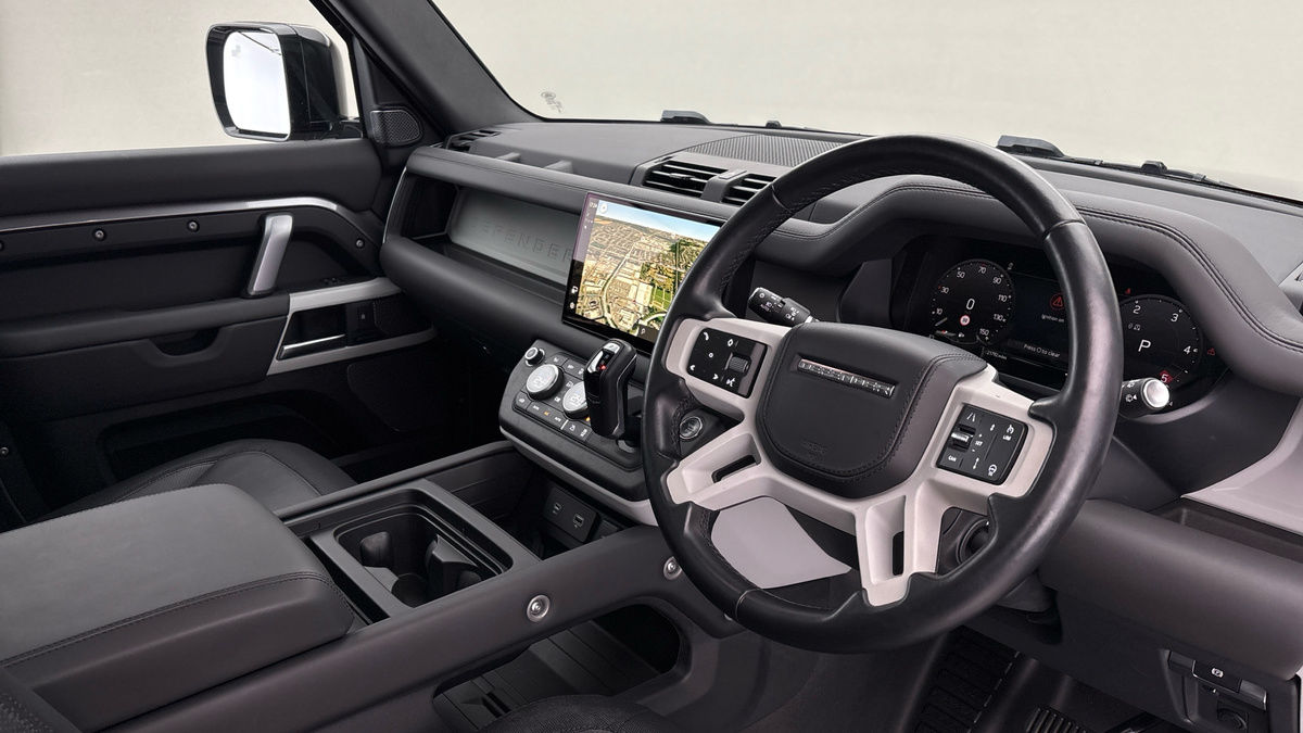 Land Rover Defender 110 Urban Image 5