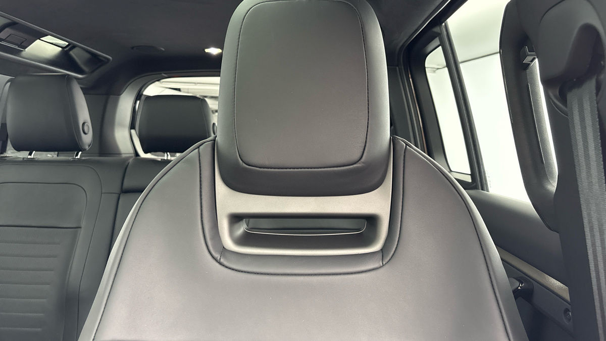 Land Rover Defender 110 Urban Image 29